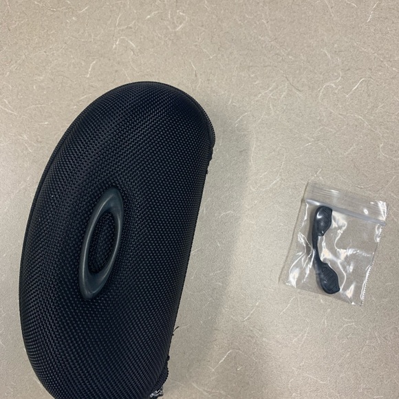 Oakley Mercenary Polarized sunglasses - Picture 5 of 6